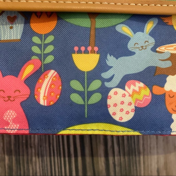 Lily Bloom Crossbody/CrossOver Bag - Picture 15 of 16